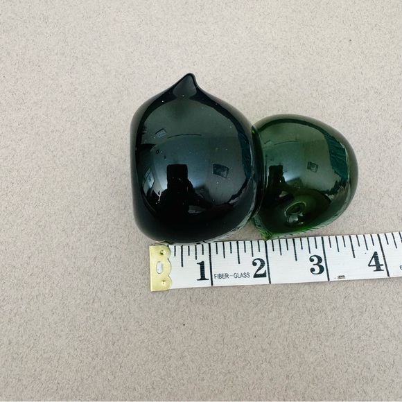 Vintage green glass bird/chick, heavy, GUC - Picture 4 of 8